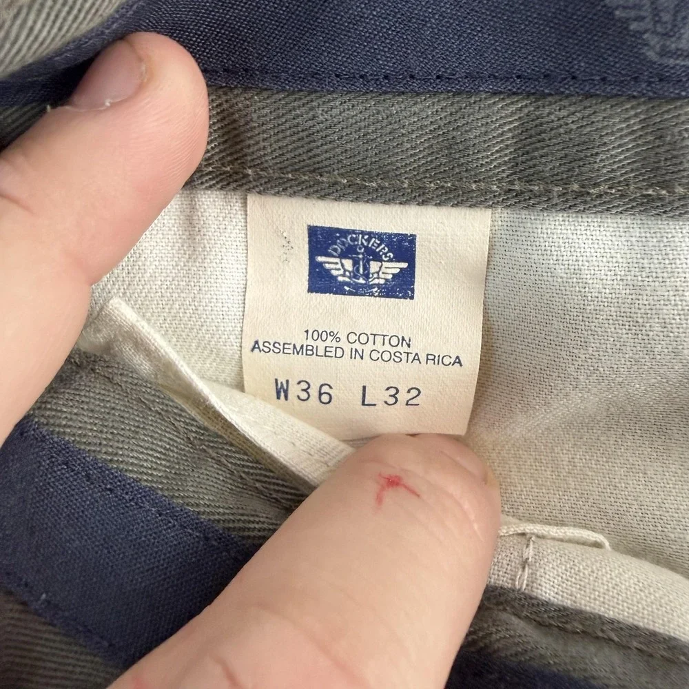 Vintage Dockers Pants Men 36x32 Green Pleated Twill Classic Fit No Wrinkle Khaki